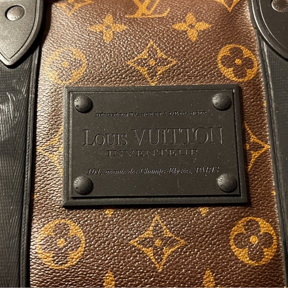 Louis Vuitton Inventeur Waterproof Keep All - Picture 6 of 8